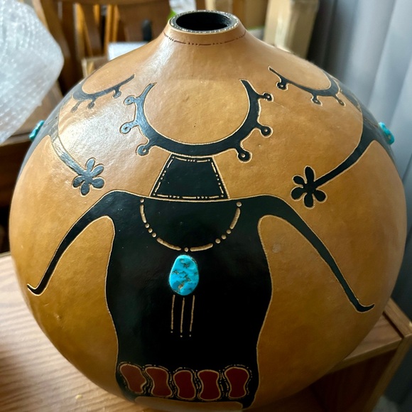 SOLD!!!!!!
 Rare Hand-painted and decorated gourd vessel, Kokopelli - Picture 4 of 6